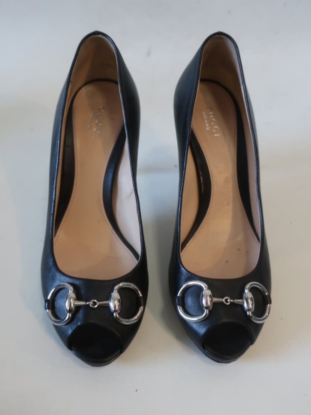 Womens Gucci Black Leather Horsebit Peep Toe Pumps 37 1/2 EU/US 7.5 - Picture 2 of 10